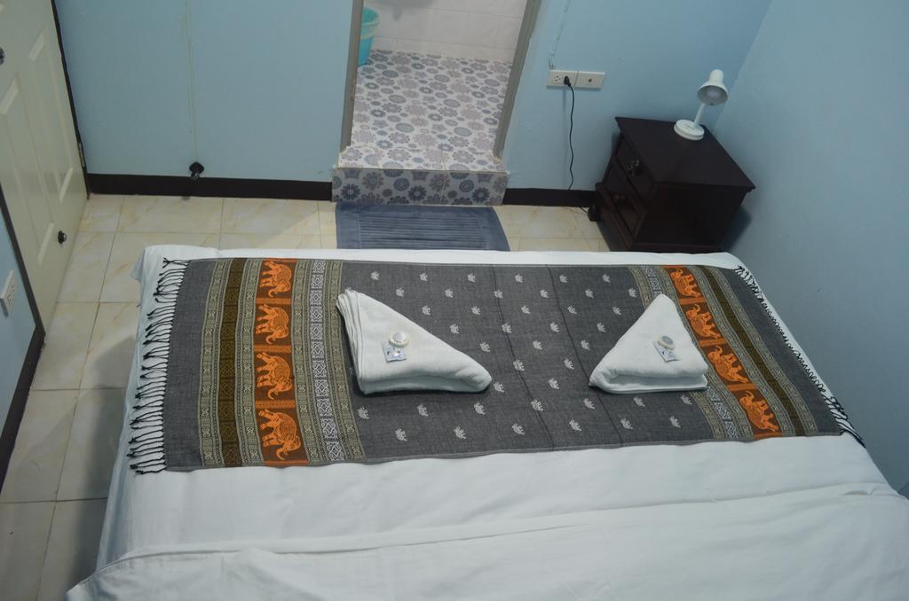 Jeesnail Guesthouse Bangkok Exterior photo